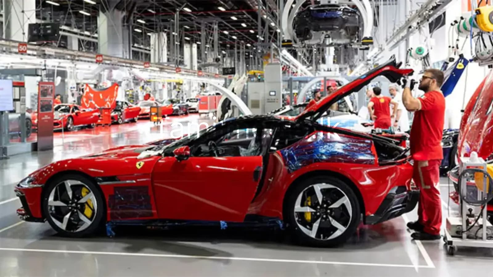 Ferrari வரலாற்று மைல்கல் – முதல் மின்சார கார் அறிமுகம்