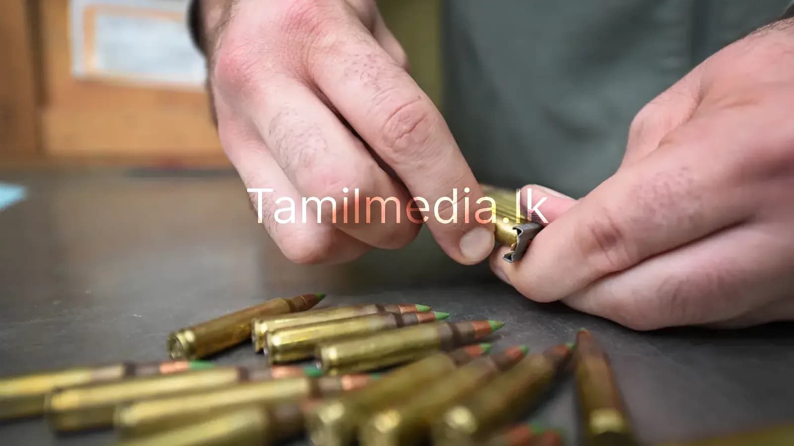 கொட்டாவையில் இளைஞர் கைது- துப்பாக்கி குண்டுகள் பறிமுதல்