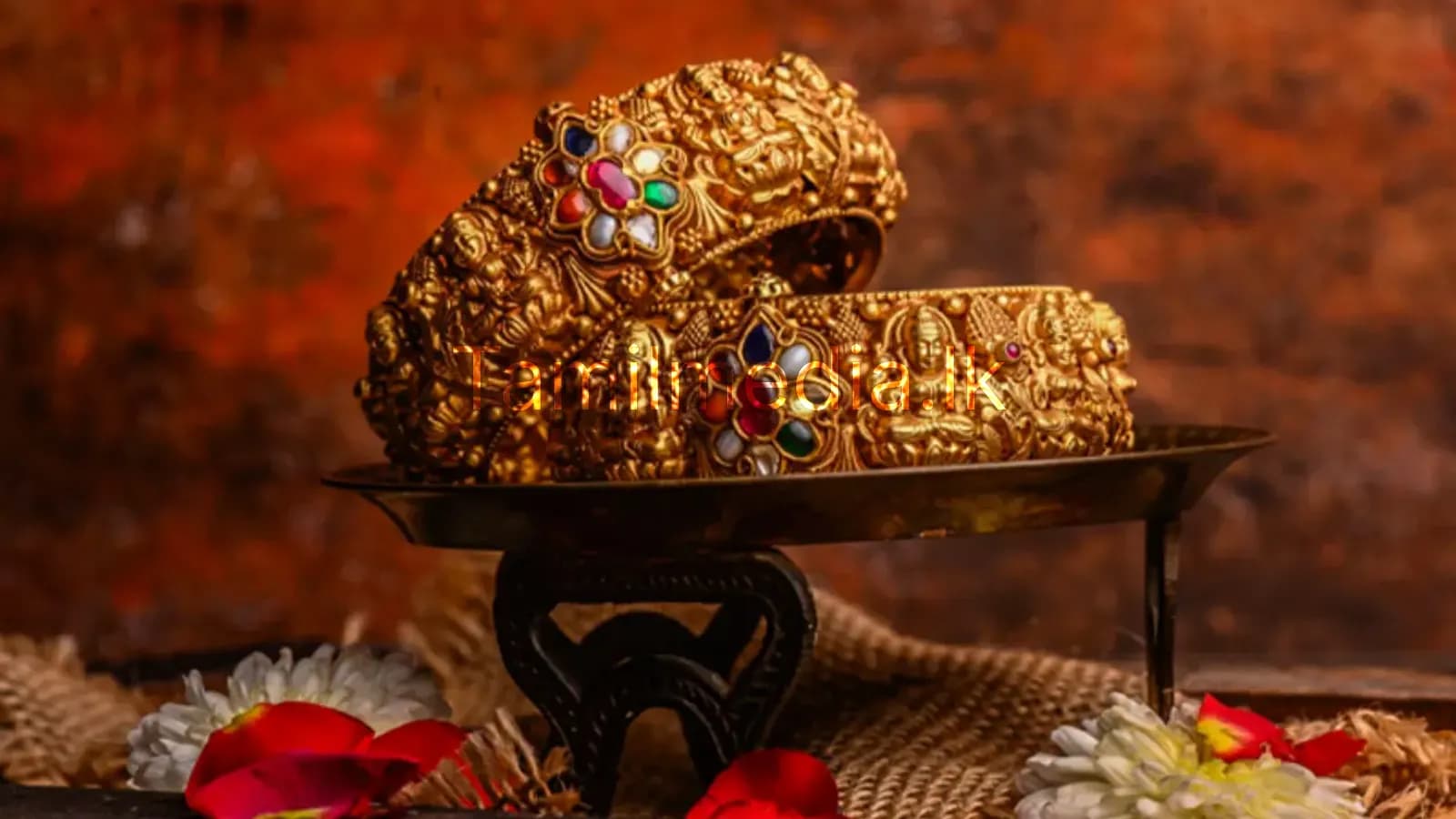 தங்கத்தின் விலை இன்று சற்று சரிவு – நிலவரம் என்ன?