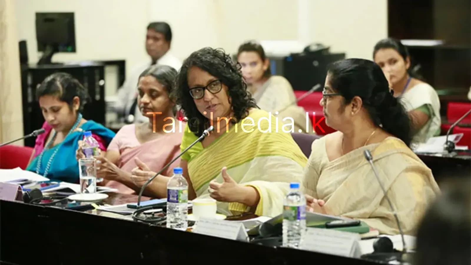 பாலின சமநிலை நோக்கில் நாடாளுமன்றத்தை மாற்றும் முயற்சி