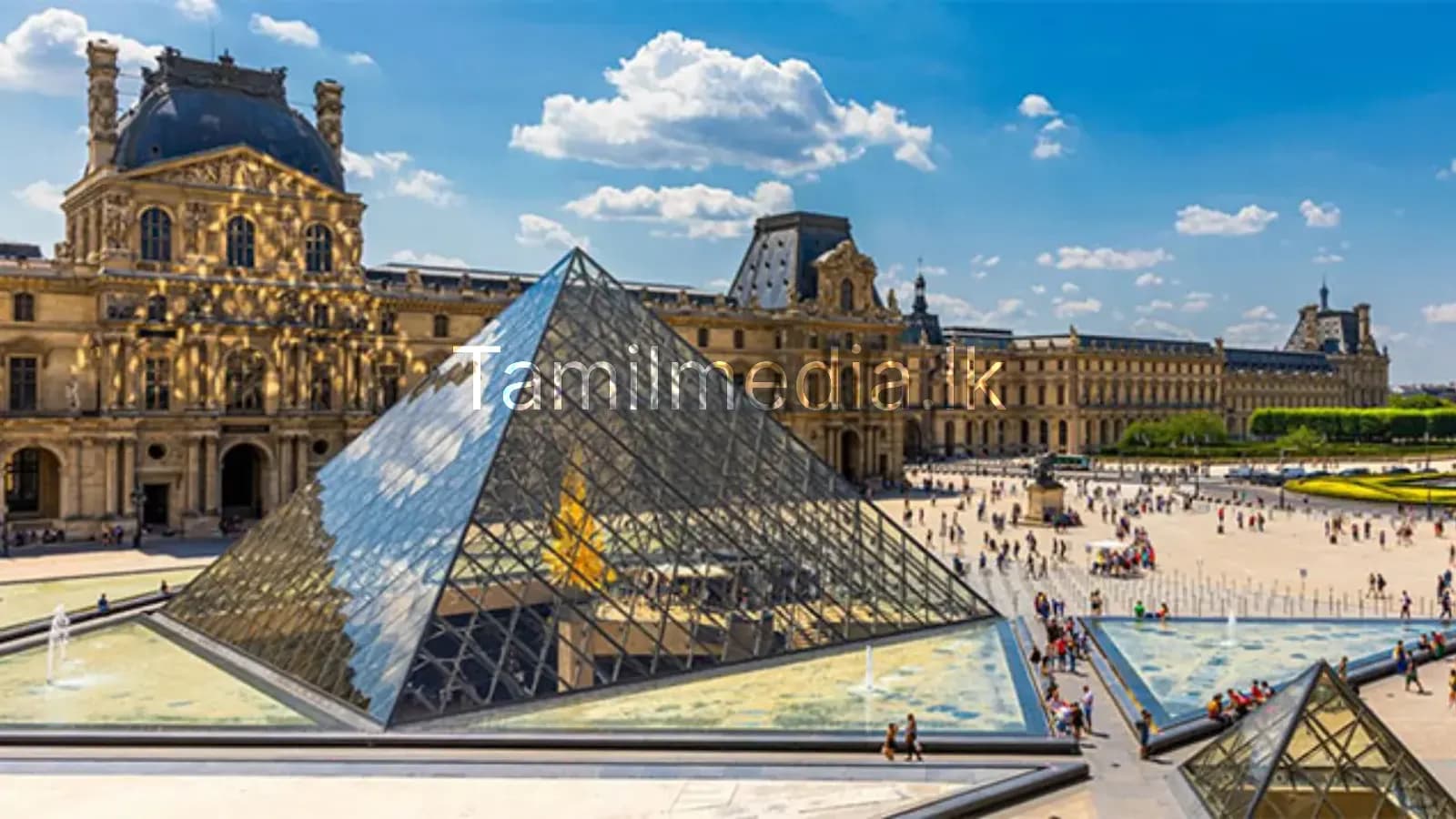 பாரிஸ் லூவர் அருங்காட்சியகத்தில் கொள்ளை அதிர்ச்சி