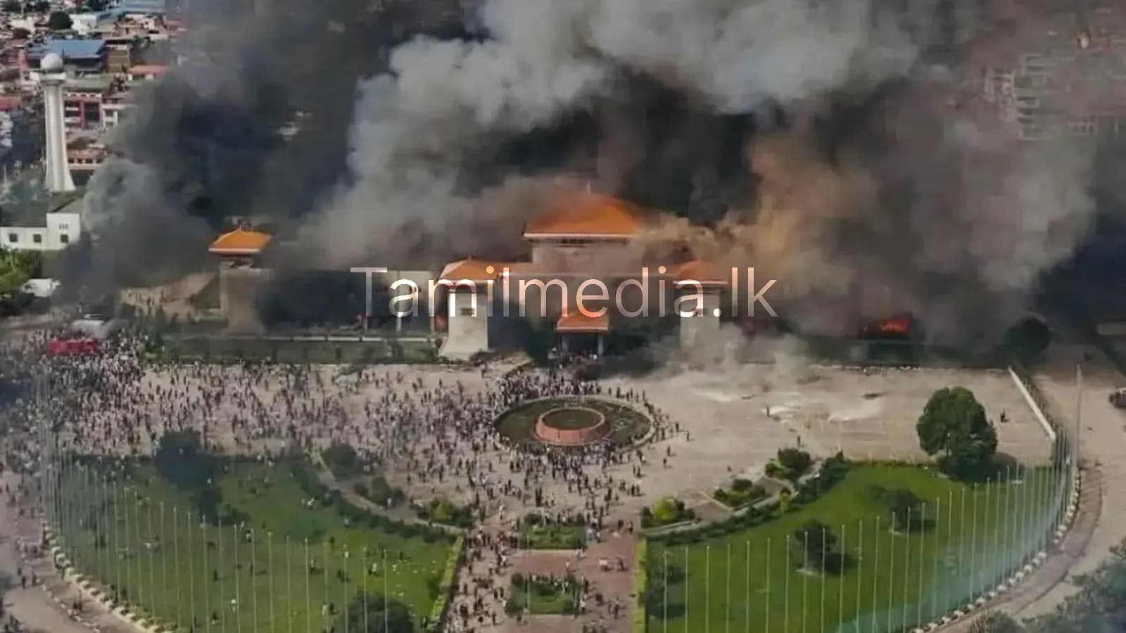 நேபாள நாடாளுமன்றத்தில் GenZ போராட்டாத்தால் தீ வைப்பு