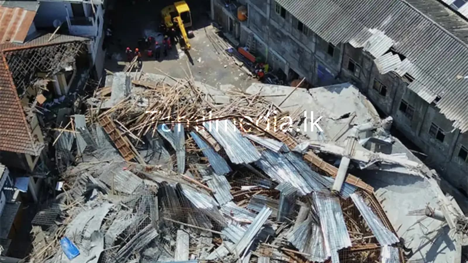 இந்தோனேஷியா பள்ளி சரிவு – 59 பேர் காணாமல் போனனர்