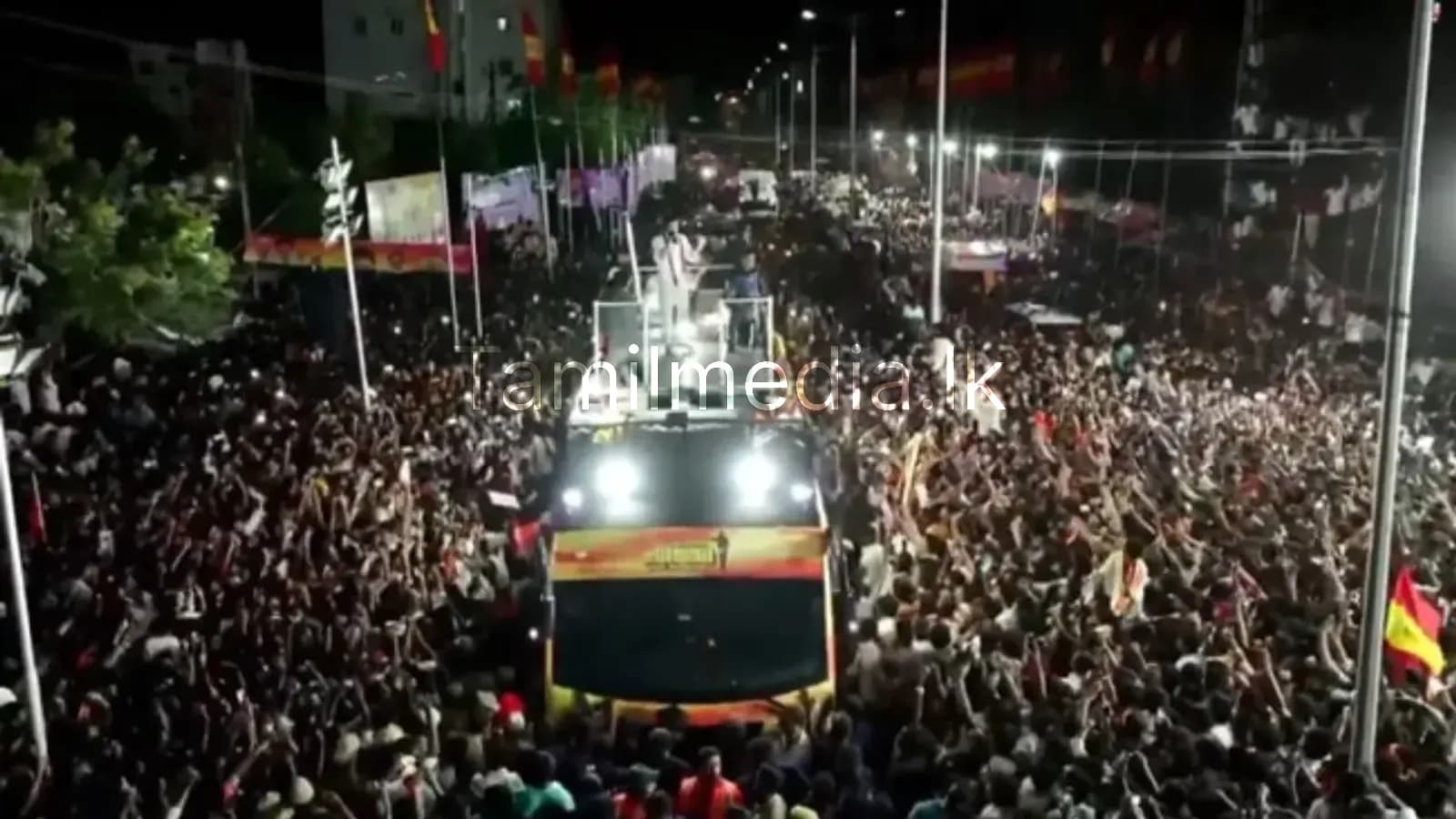 கரூரில் விஜய் கூட்ட நெரிசல் – பலி எண்ணிக்கை அதிகரிப்பு